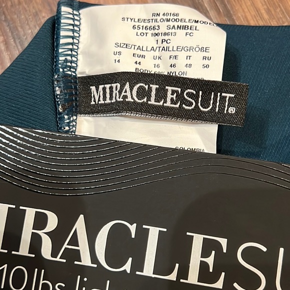 Miraclesuit Must Have Sanibel One Piece - Picture 15 of 16